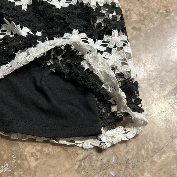 FRANK LYMAN crochet floral dress,some sheer parts, bodycon,colorblock, NWT,245$ - Picture 14 of 16